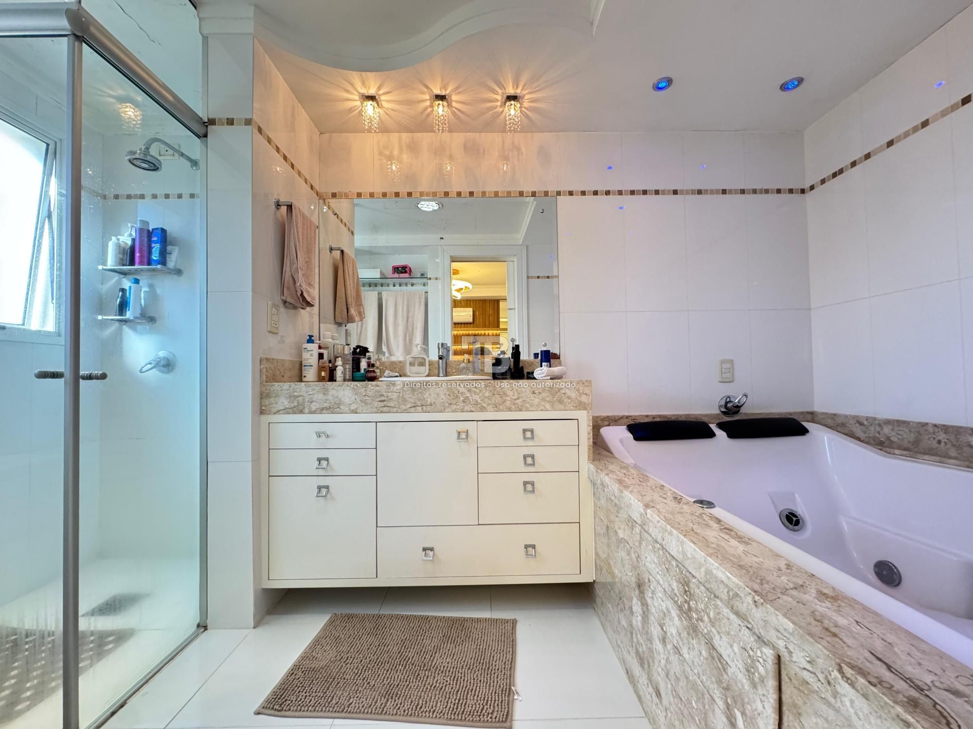 Apartamento com 4 dormitórios