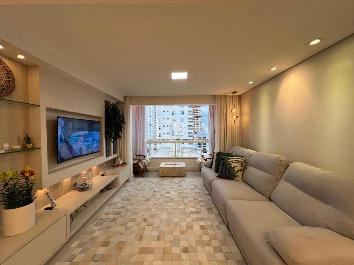 Apartamento Semimobiliado duas suítes