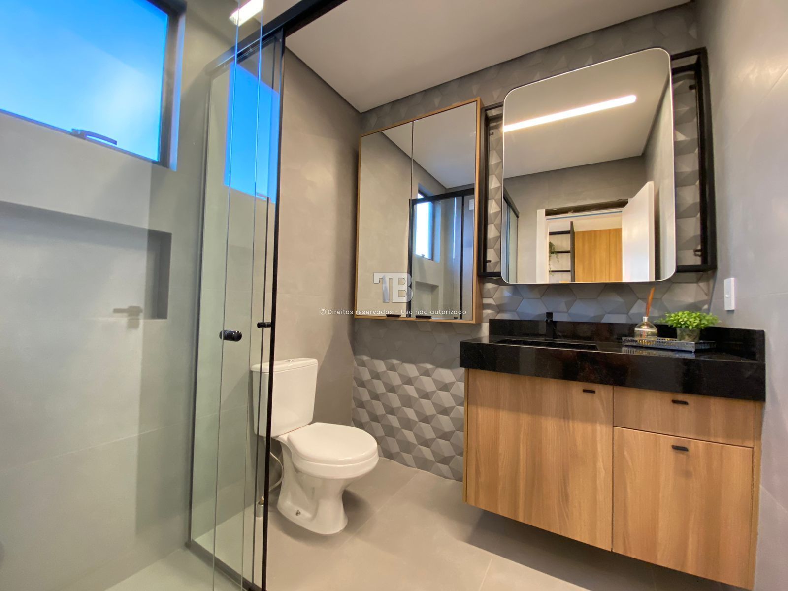4166 – Apartamento Mobiliado no Centro: 3 Suítes e Vista Panorâmica