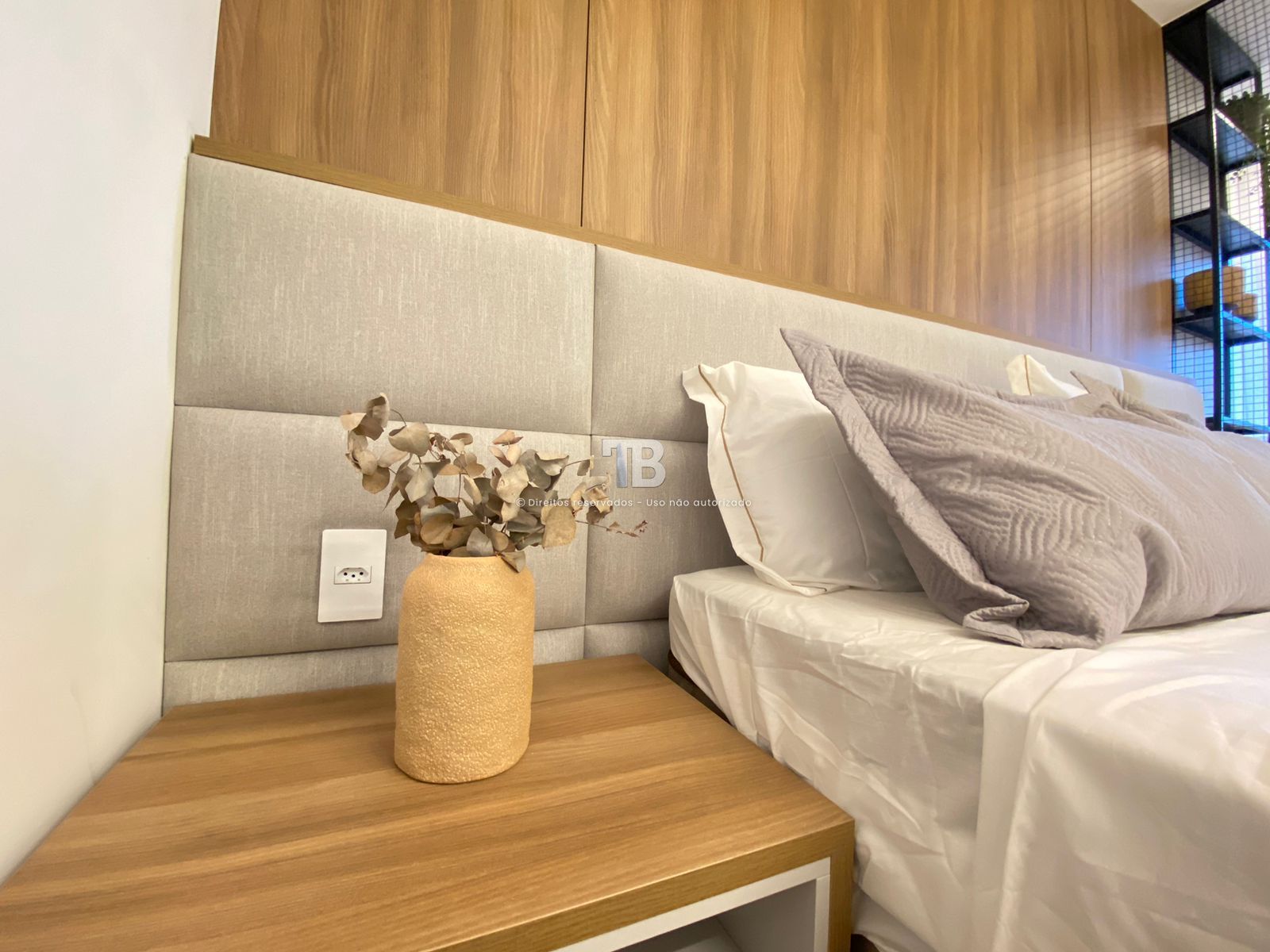 4166 – Apartamento Mobiliado no Centro: 3 Suítes e Vista Panorâmica