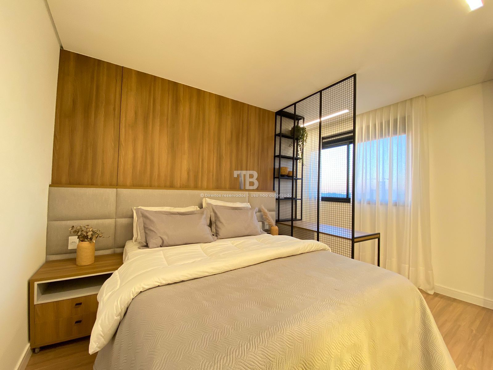 4166 – Apartamento Mobiliado no Centro: 3 Suítes e Vista Panorâmica