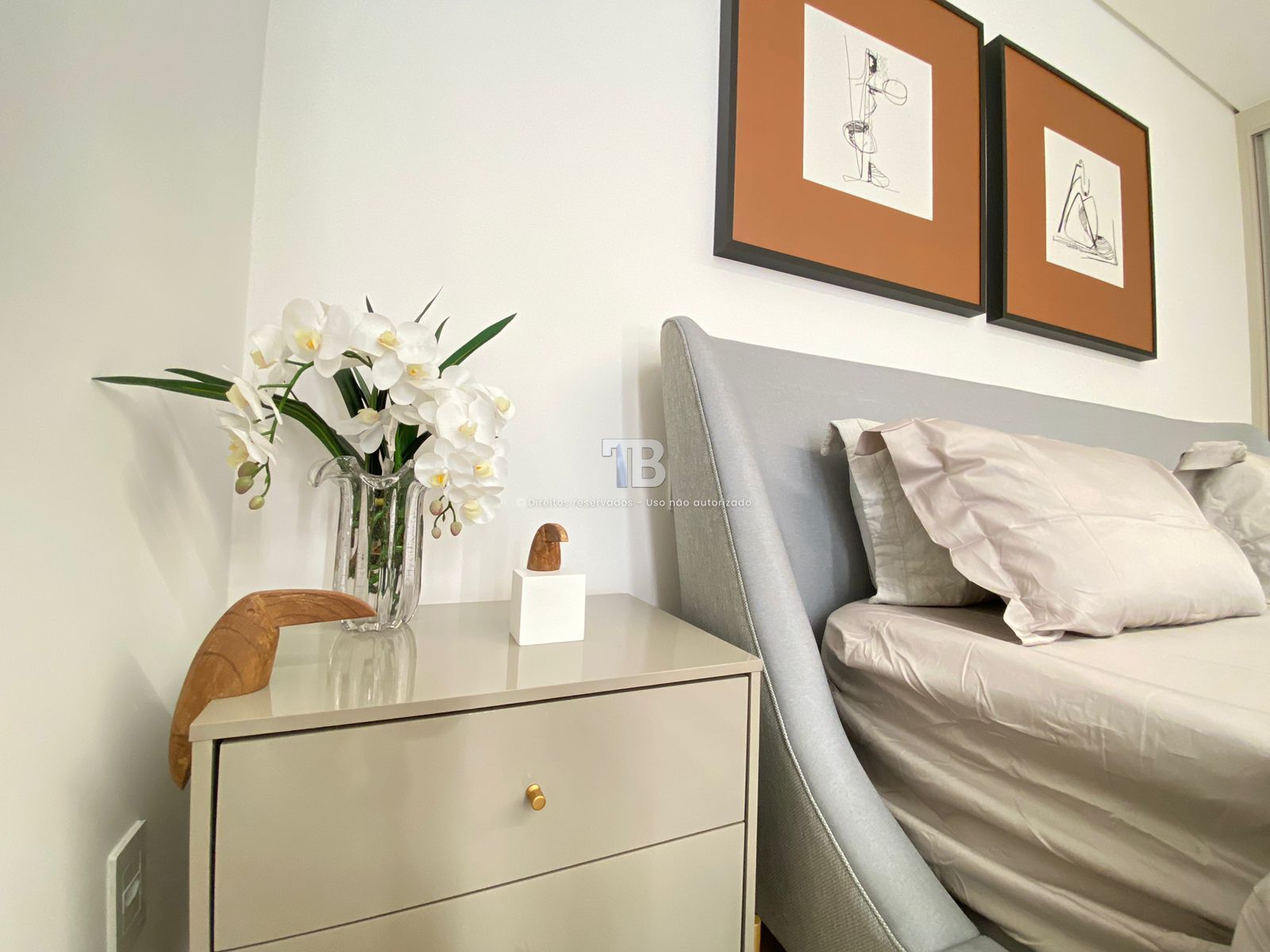 4166 – Apartamento Mobiliado no Centro: 3 Suítes e Vista Panorâmica