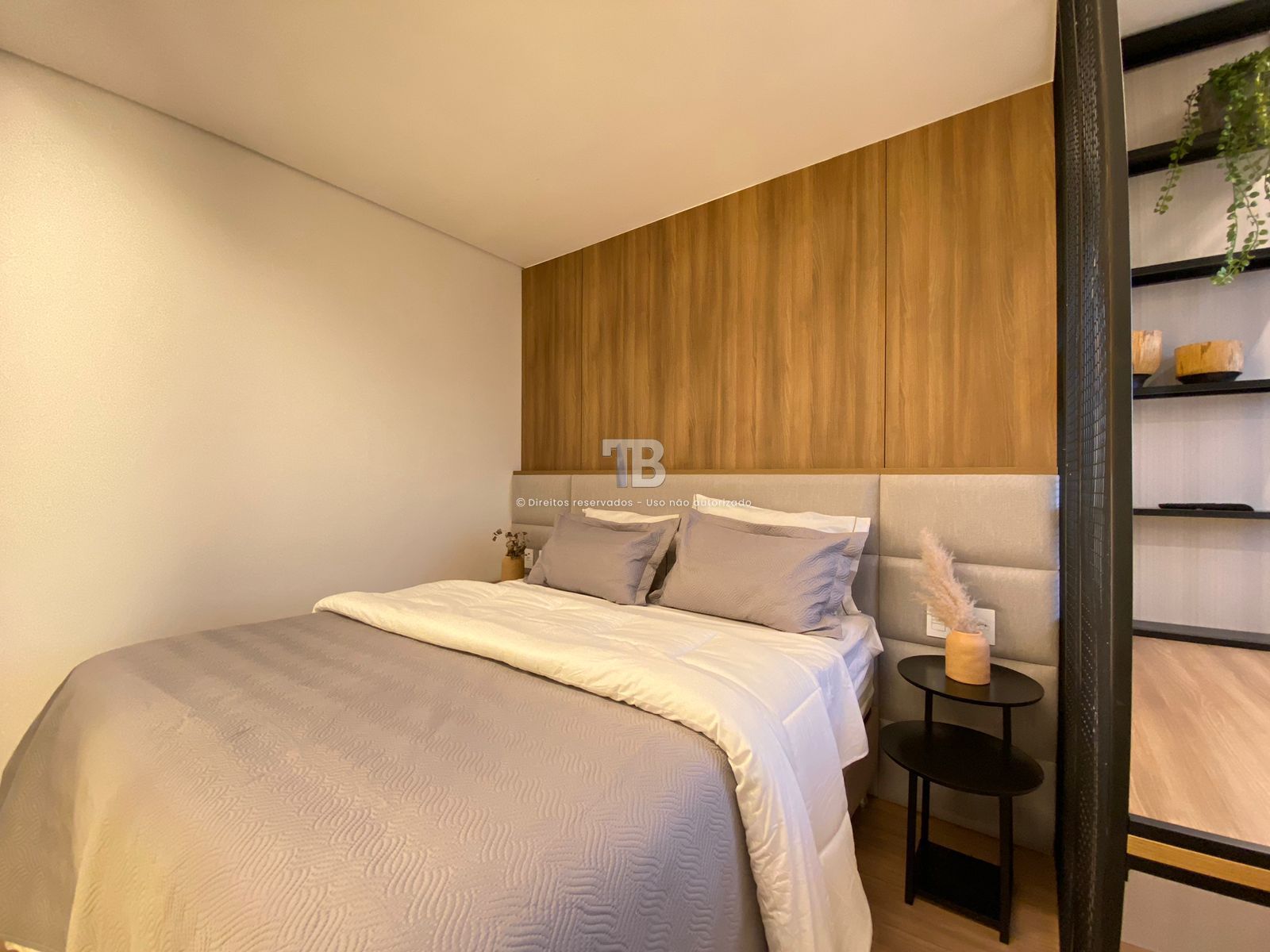 4166 – Apartamento Mobiliado no Centro: 3 Suítes e Vista Panorâmica