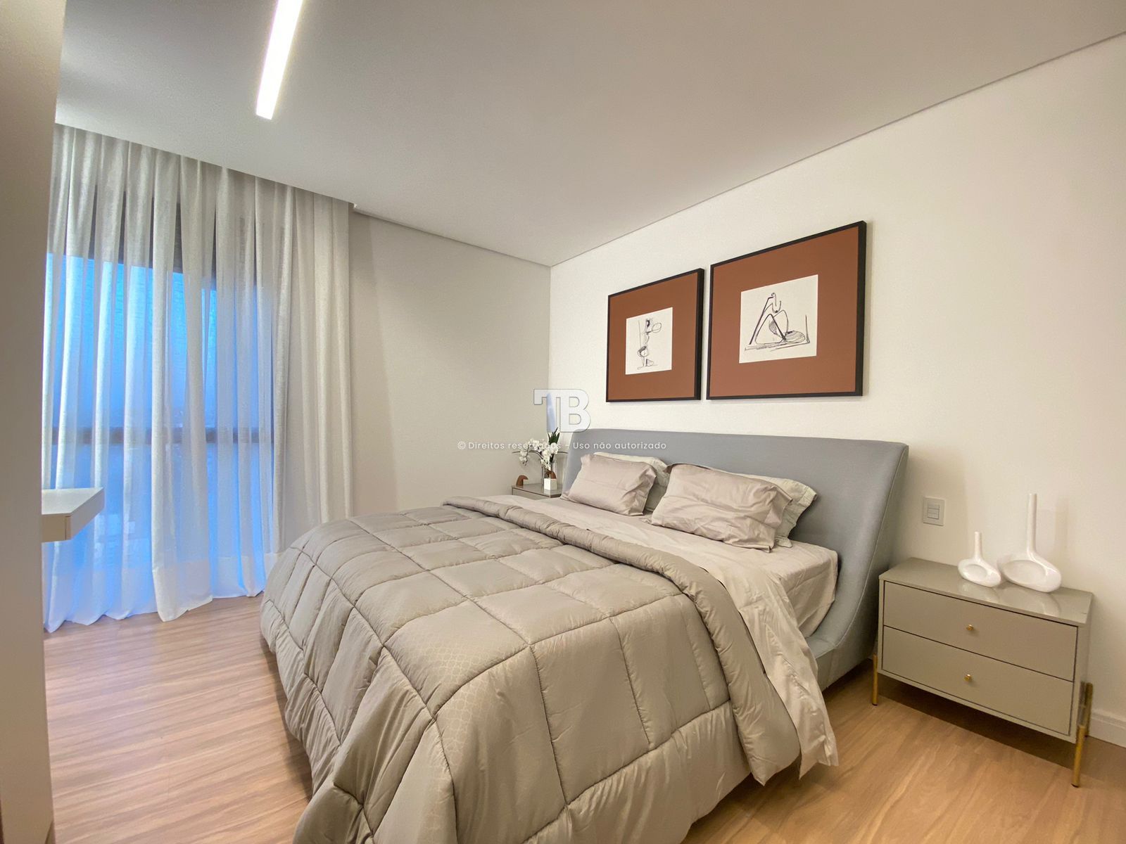 4166 – Apartamento Mobiliado no Centro: 3 Suítes e Vista Panorâmica