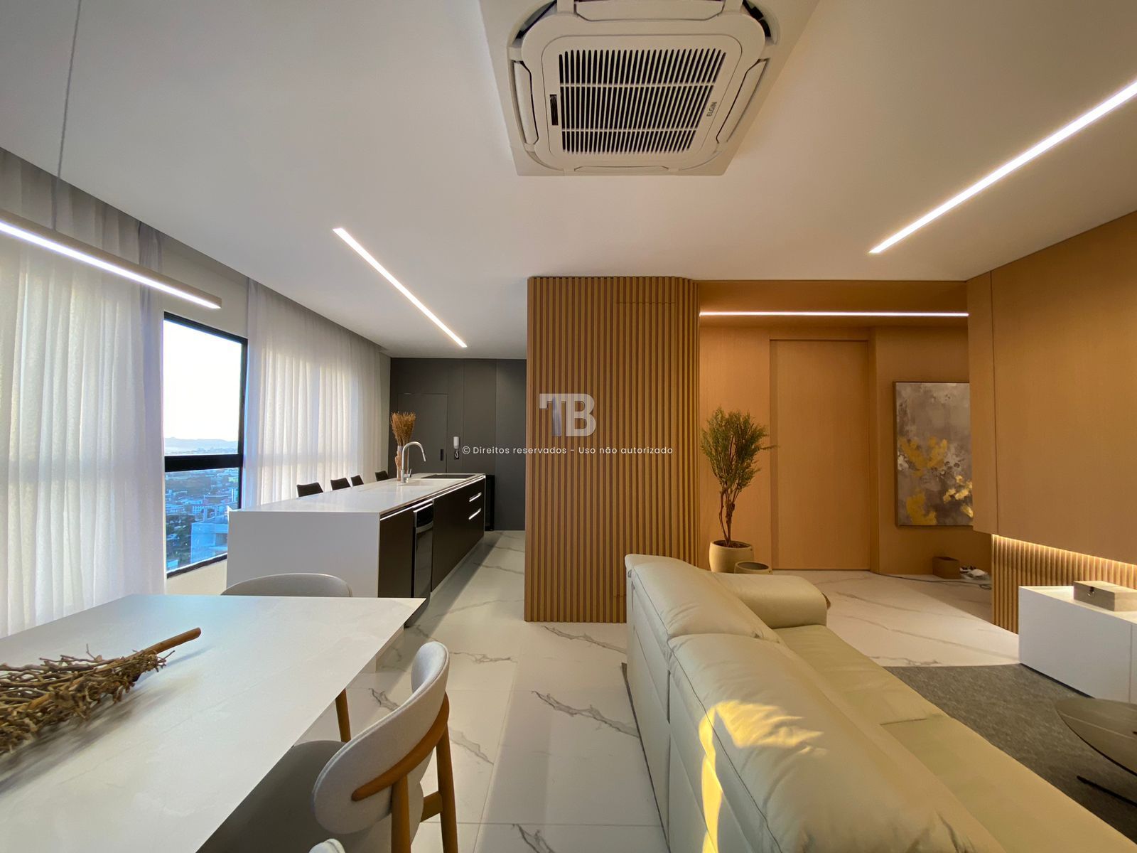 4166 – Apartamento Mobiliado no Centro: 3 Suítes e Vista Panorâmica