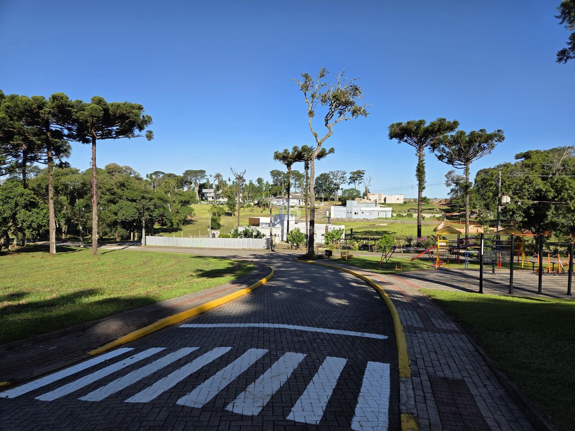 Terreno em Condomínio Fechado