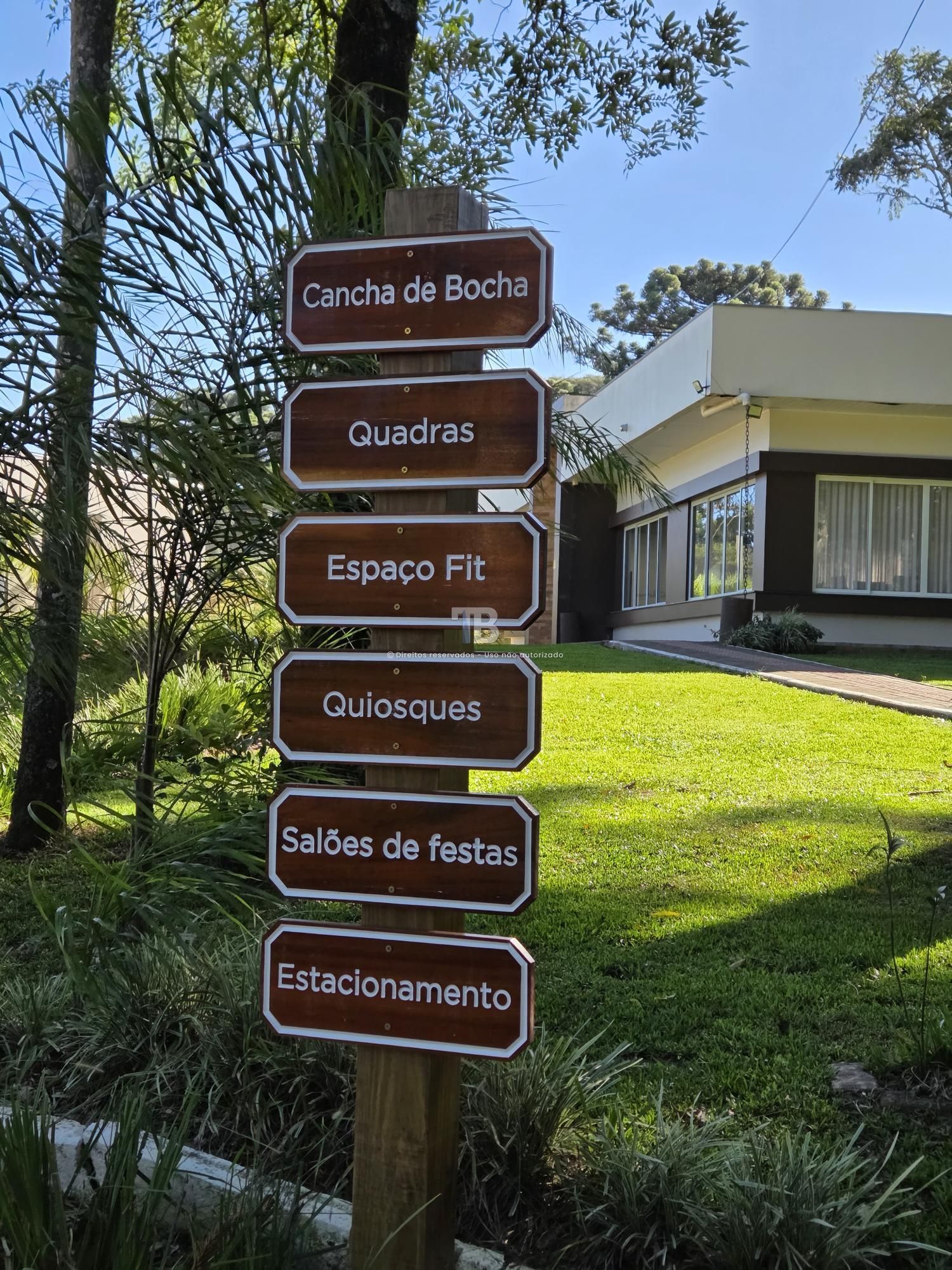 Terreno em Condomínio Fechado