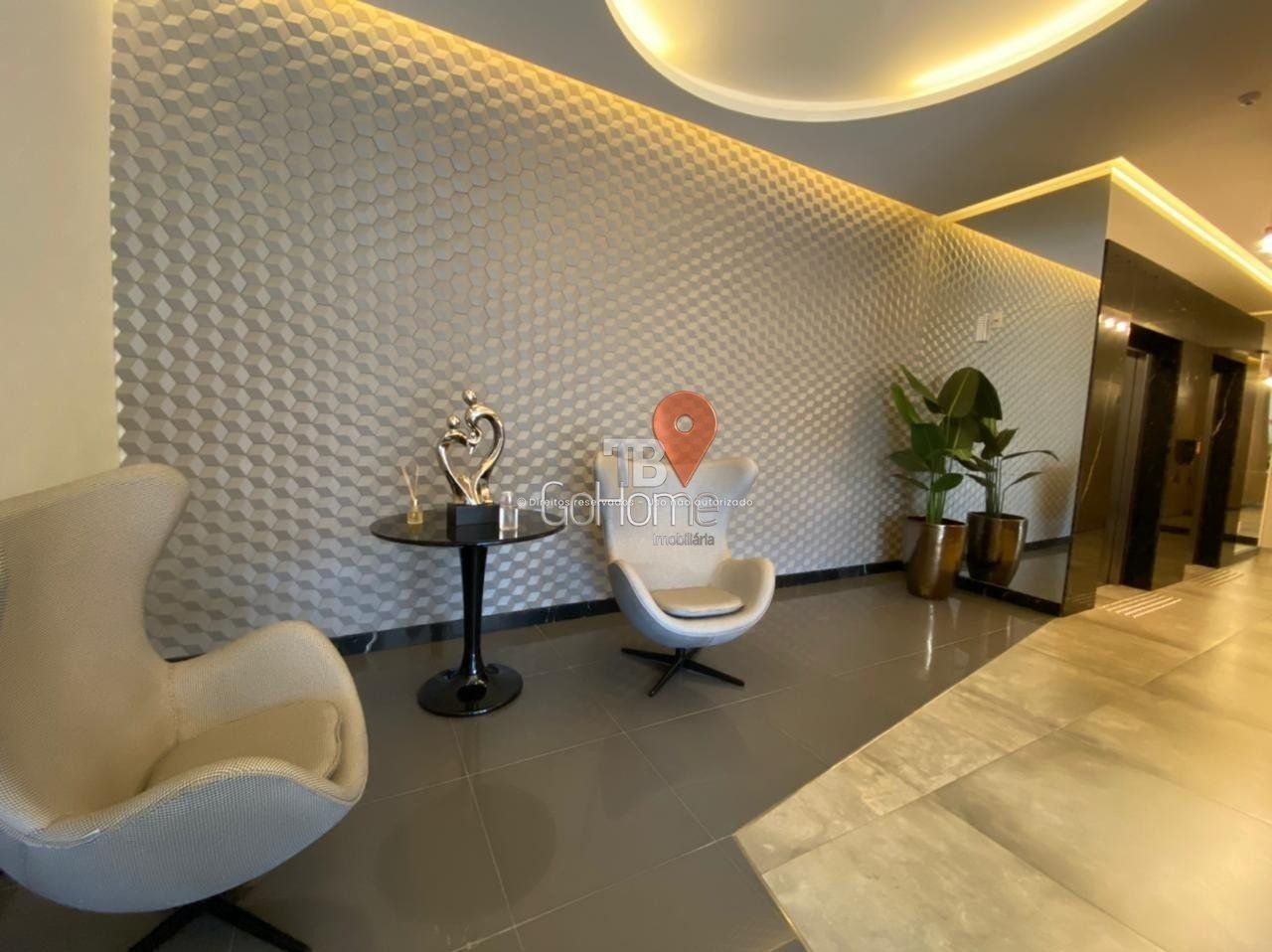 Mobiliado, Suíte Master e Ampla Área