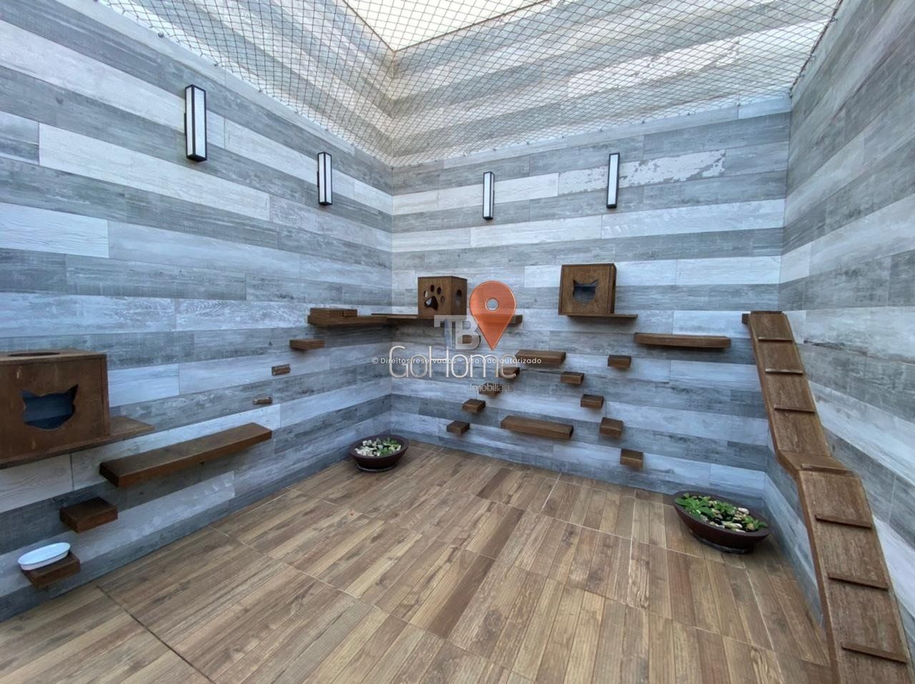 Mobiliado, Suíte Master e Ampla Área