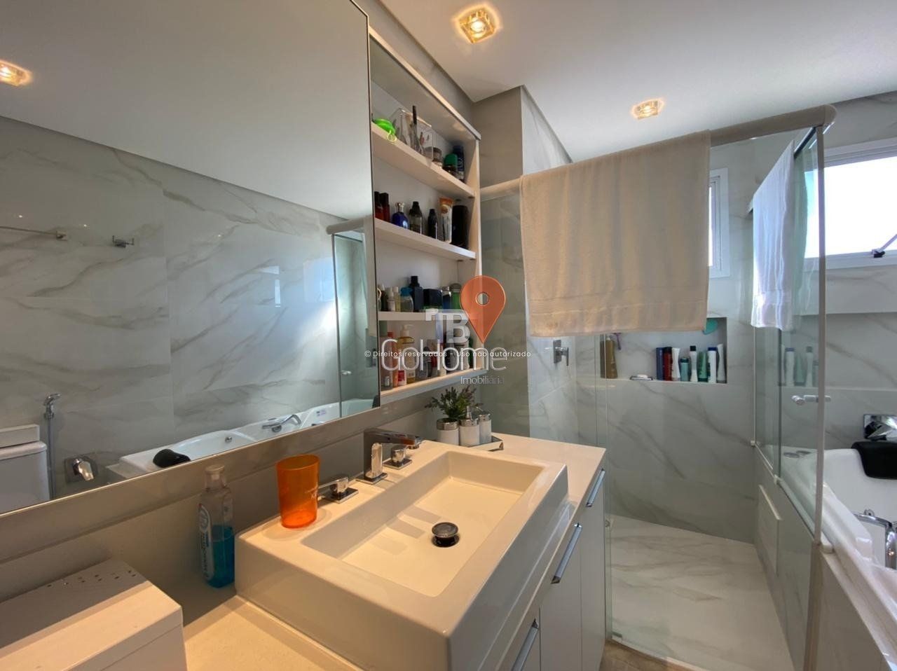 Mobiliado, Suíte Master e Ampla Área