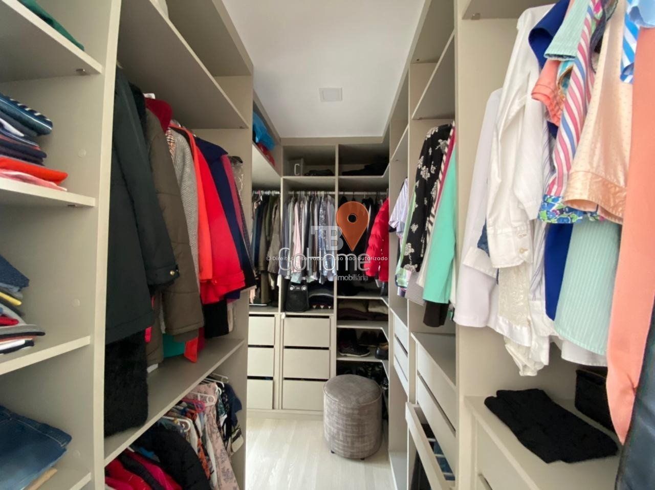 Mobiliado, Suíte Master e Ampla Área