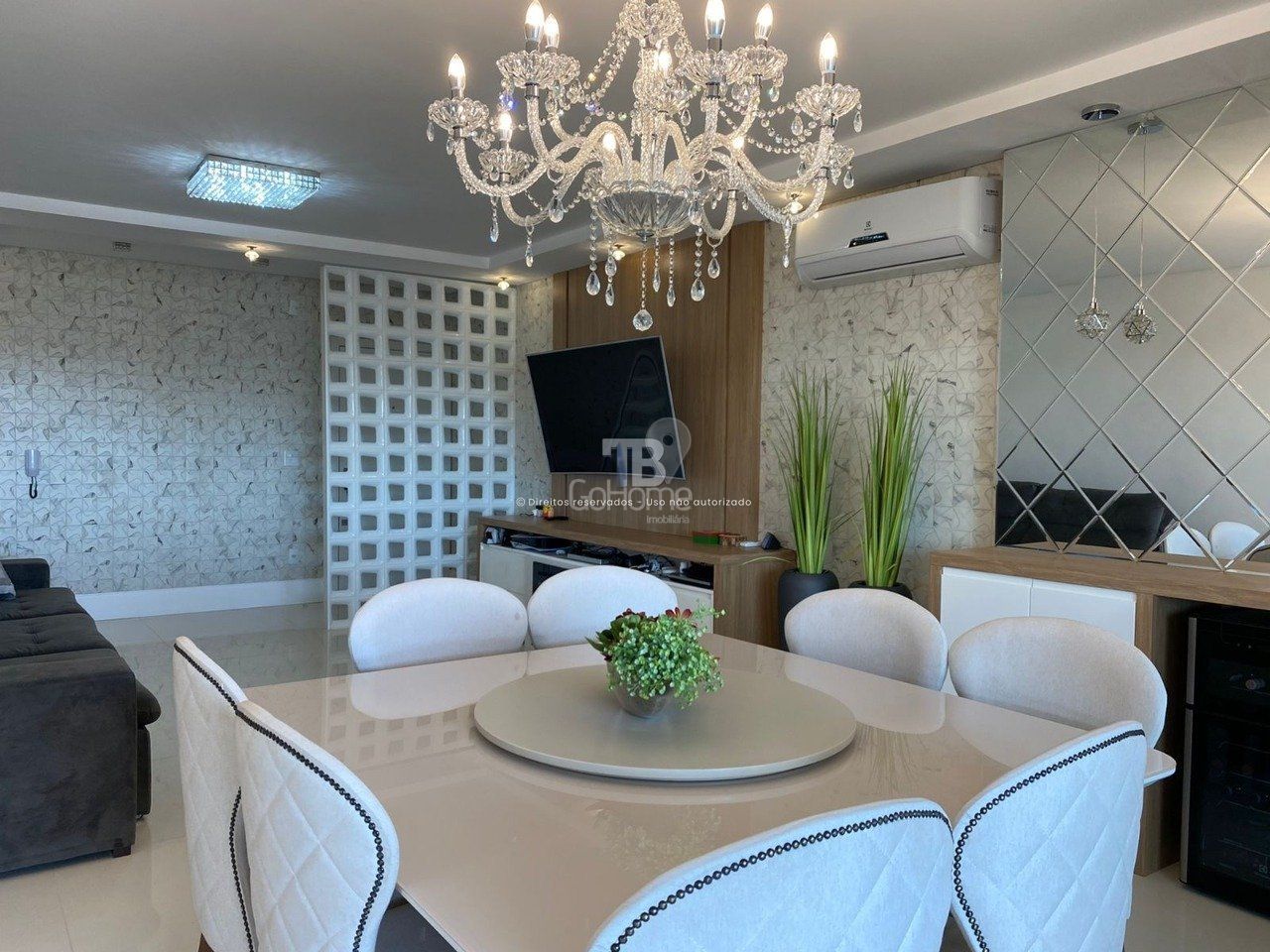 Mobiliado, Suíte Master e Ampla Área