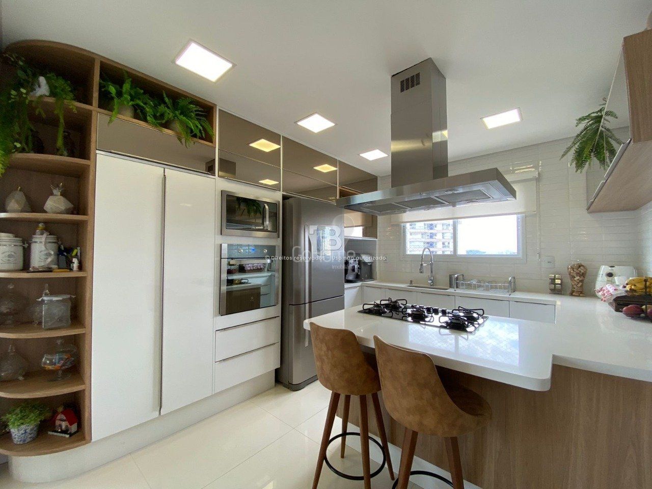 Mobiliado, Suíte Master e Ampla Área