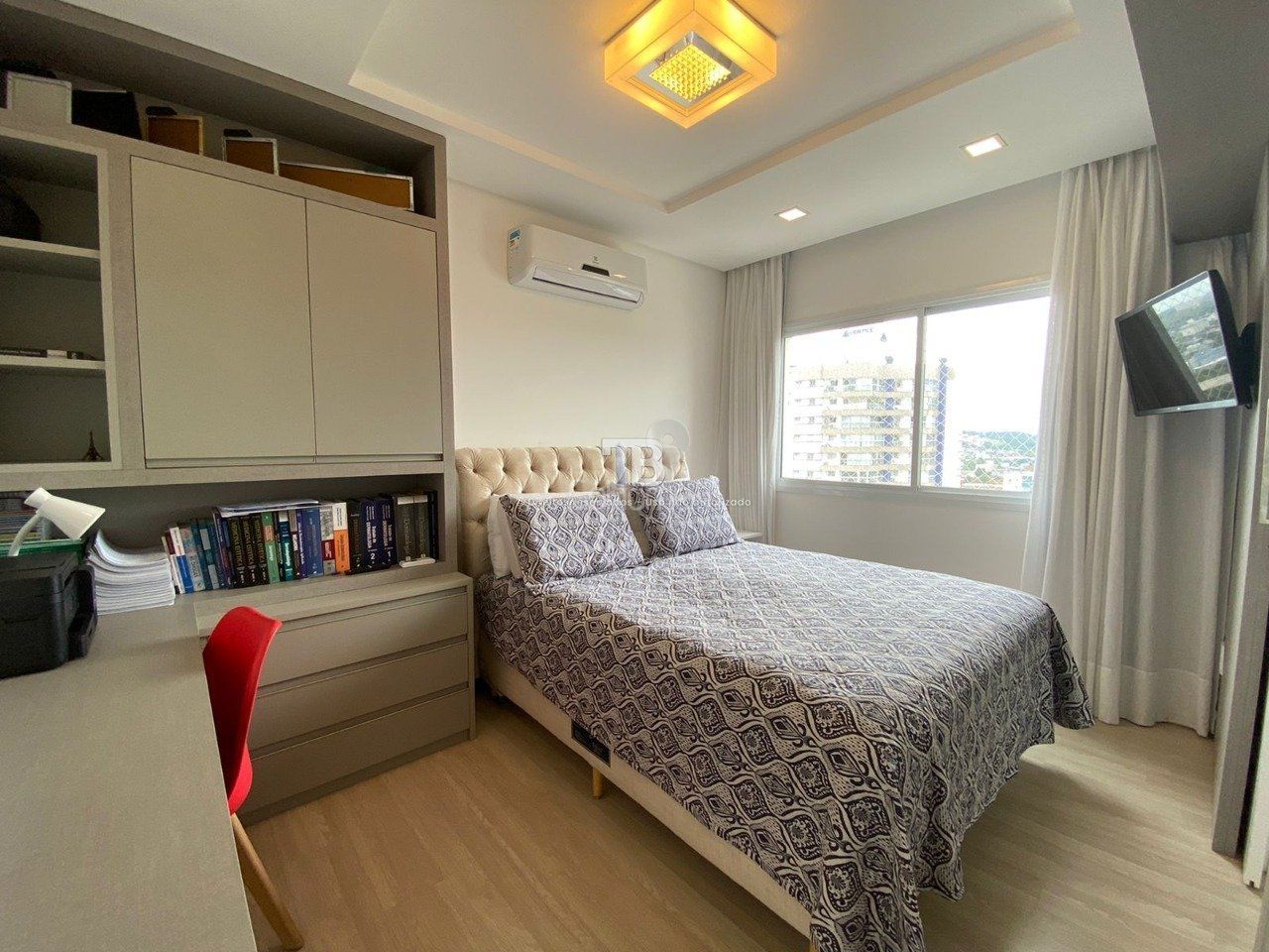 Mobiliado, Suíte Master e Ampla Área