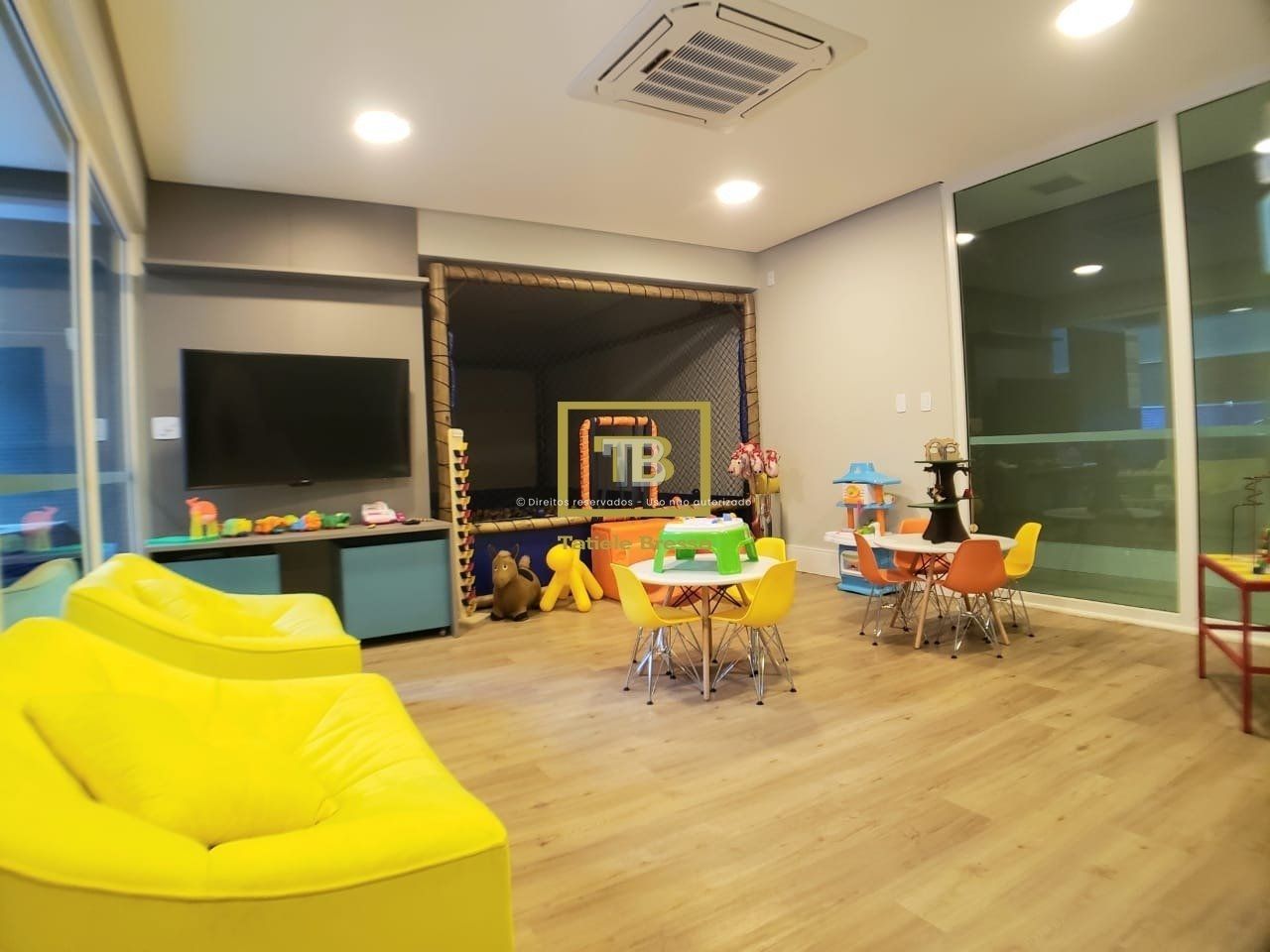 Apartamento Luxuoso com Piscina no Centro