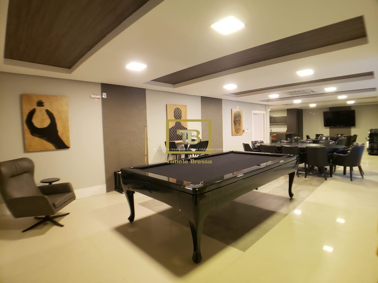 Apartamento Luxuoso com Piscina no Centro