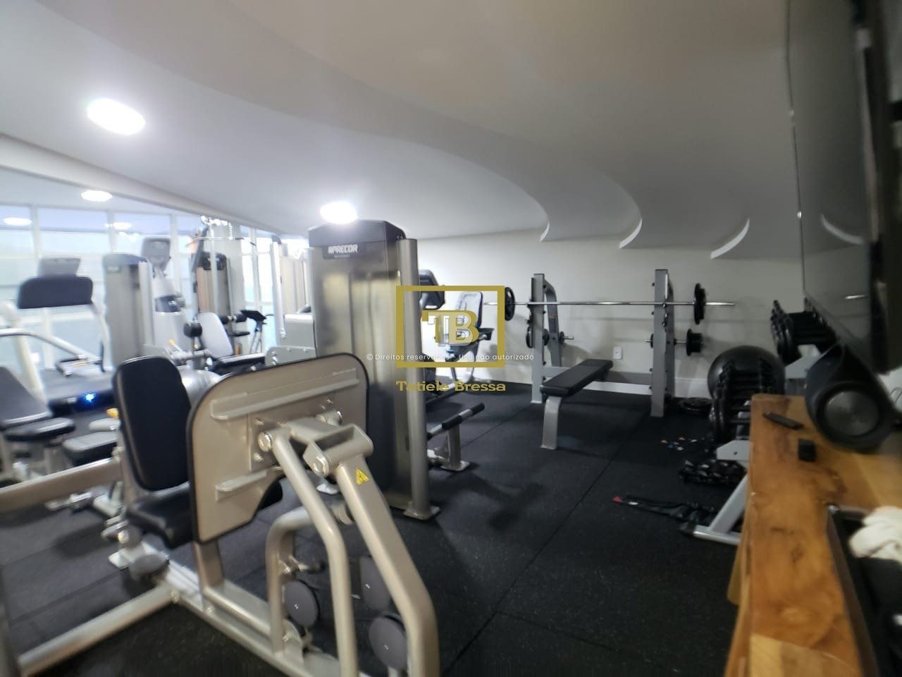 Apartamento Luxuoso com Piscina no Centro