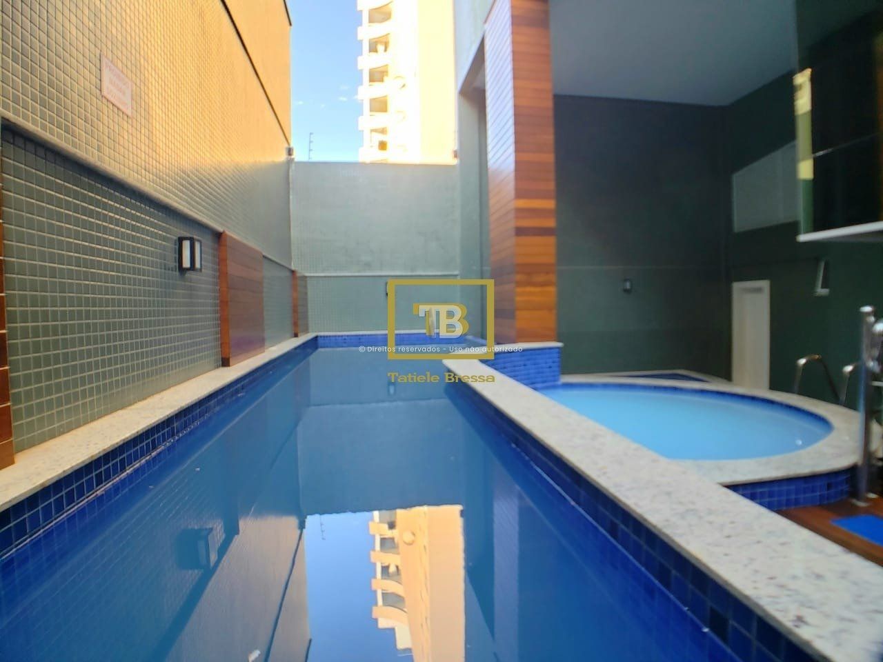 Apartamento Luxuoso com Piscina no Centro