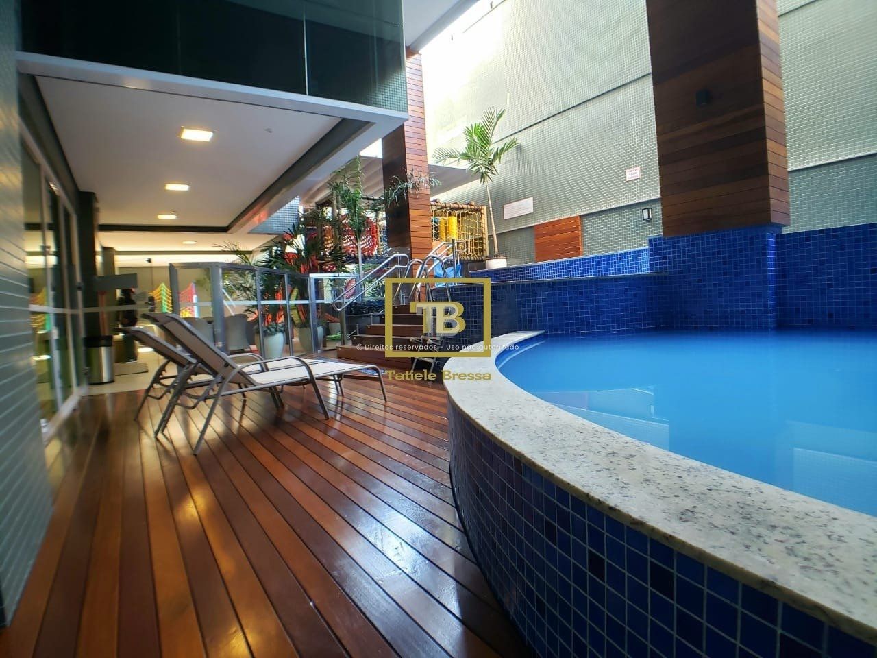Apartamento Luxuoso com Piscina no Centro