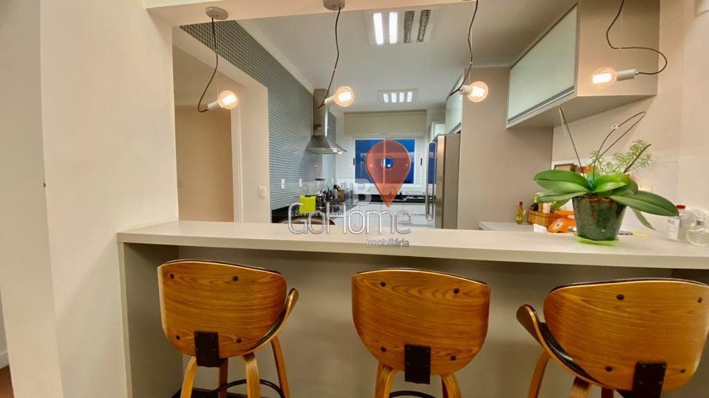 Apartamento Semimobiliado à Venda