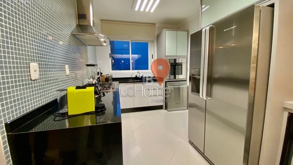 Apartamento Semimobiliado à Venda