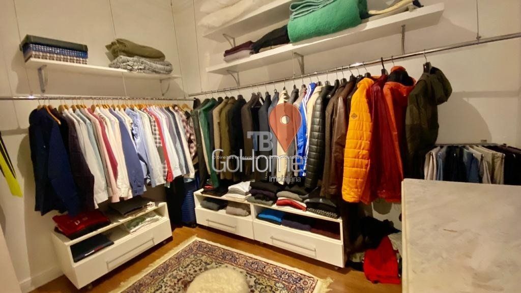 Apartamento Semimobiliado à Venda