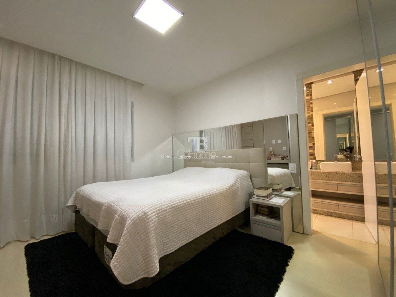 Próximo ao Lang Hotel