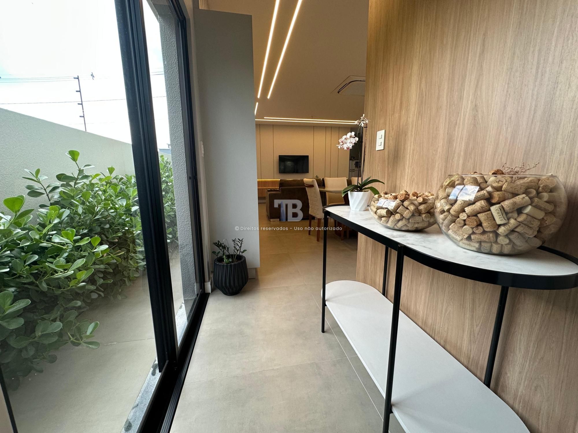 Casa Semimobiliada com Piscina