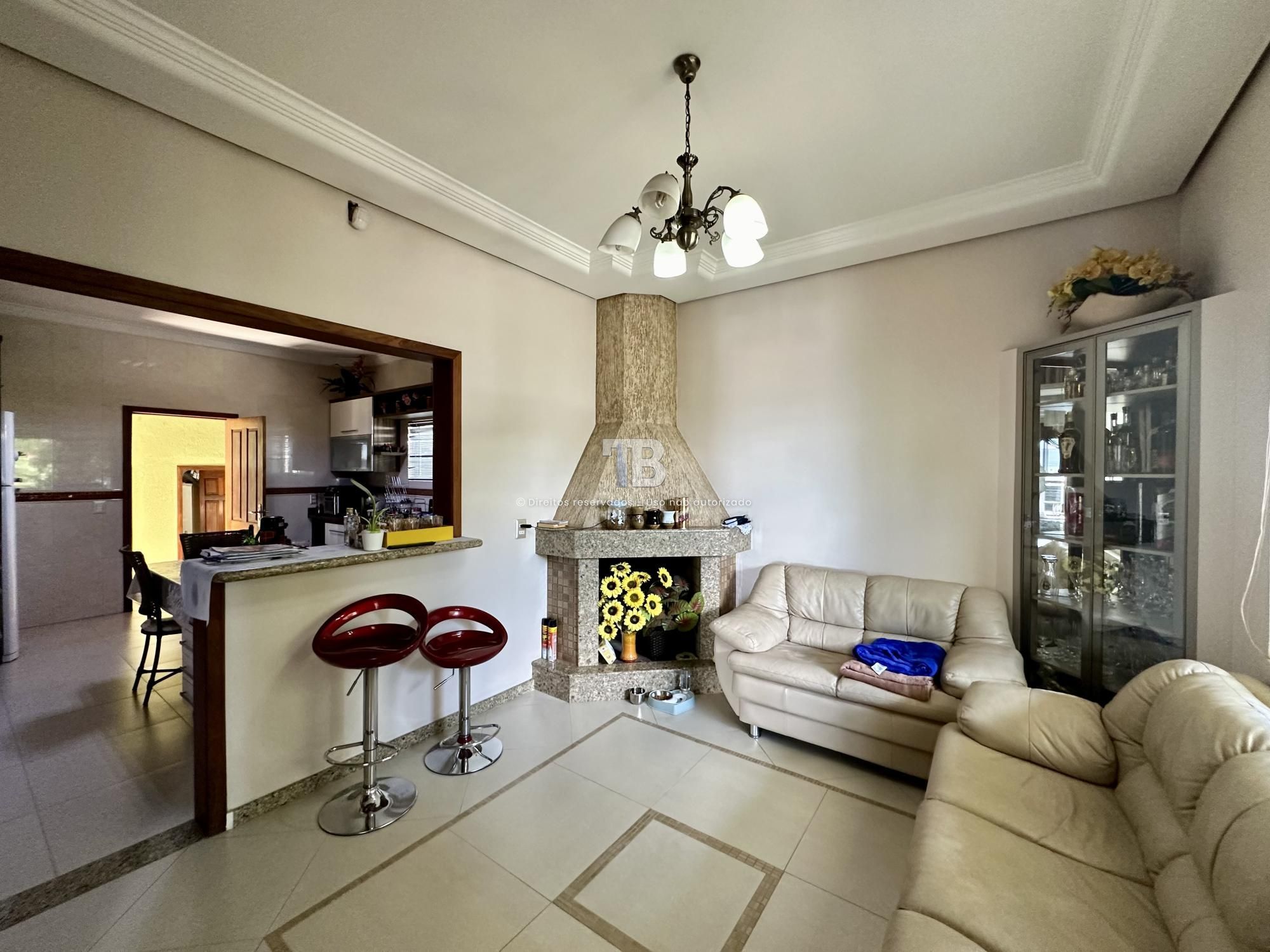 Casa com 4 Quartos - Jardim Itália