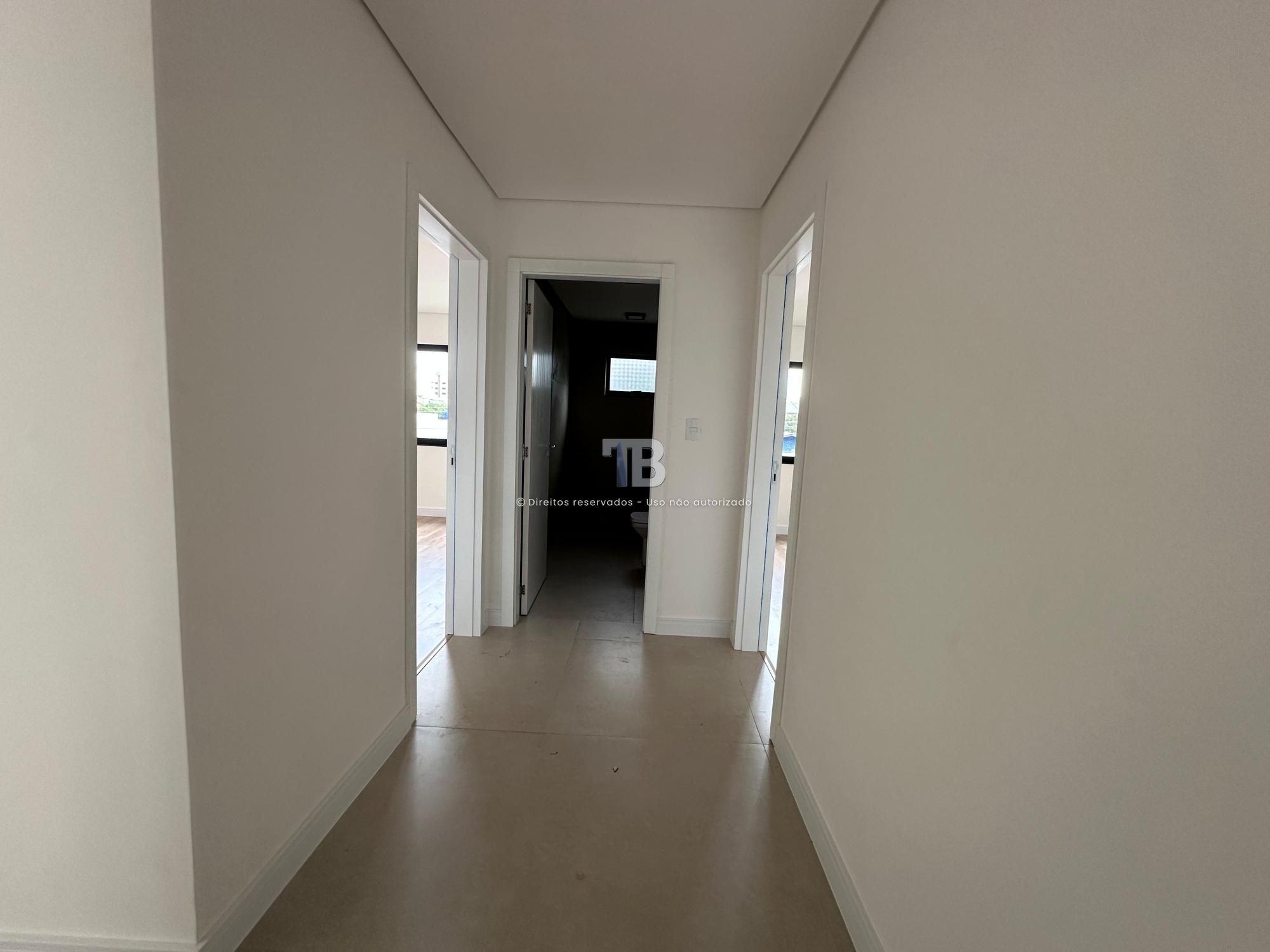 Casa com quatro dormitórios, sendo duas suítes à venda