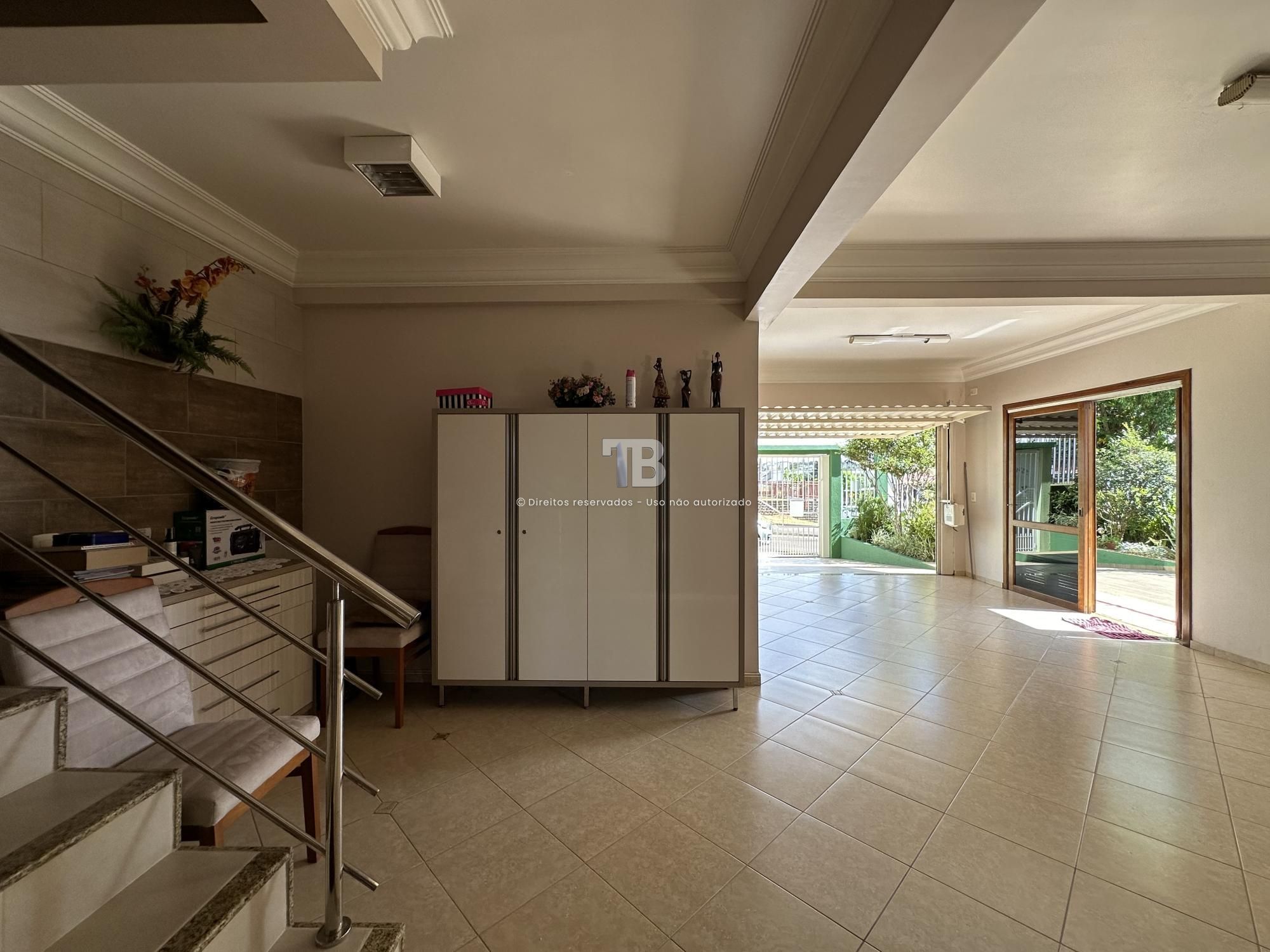 Casa com 4 Quartos - Jardim Itália