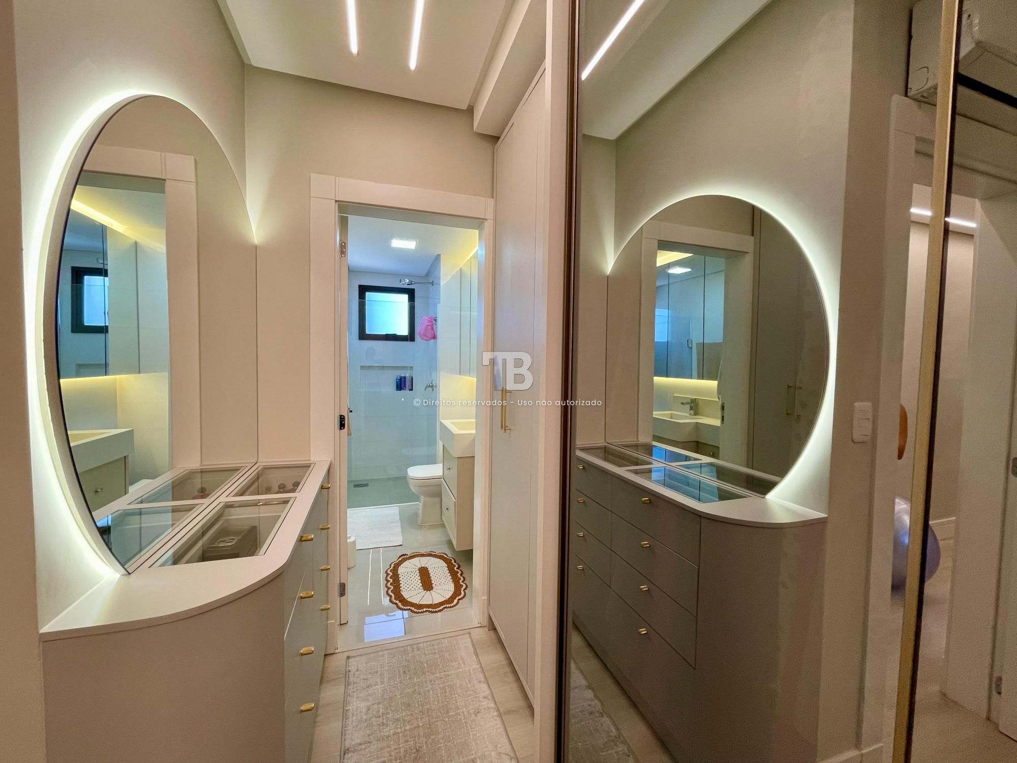 Apartamento Semimobiliado Suíte mais um Dormitório