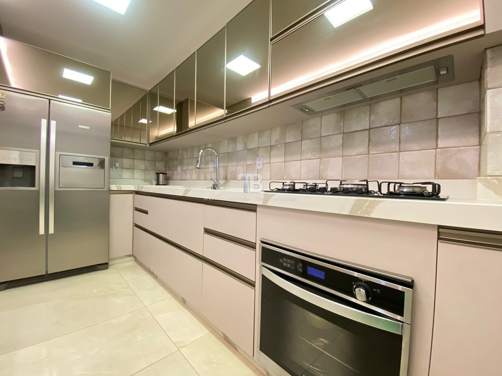 Apartamento com Mobília Planejada - Próximo da Prefeitura Municipal de Chapecó