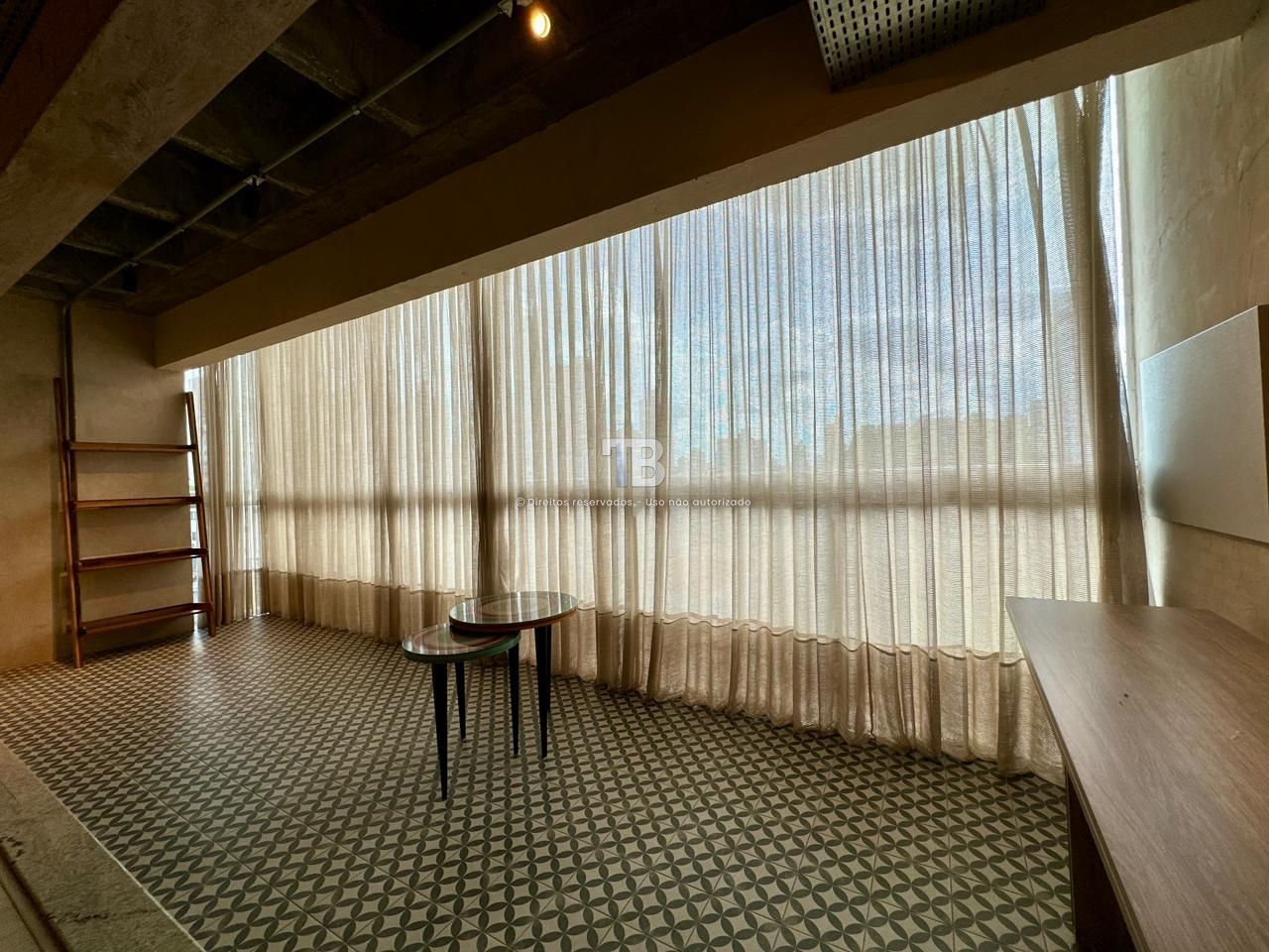 Apartamento Semimobiliado à Venda