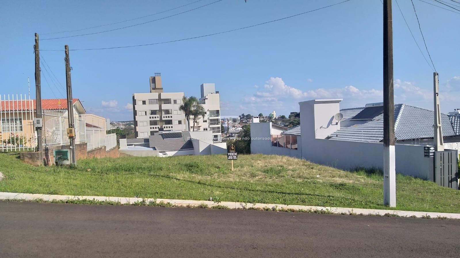2094 – Terreno com 480m² em Localização Privilegiada – Próximo da Casan