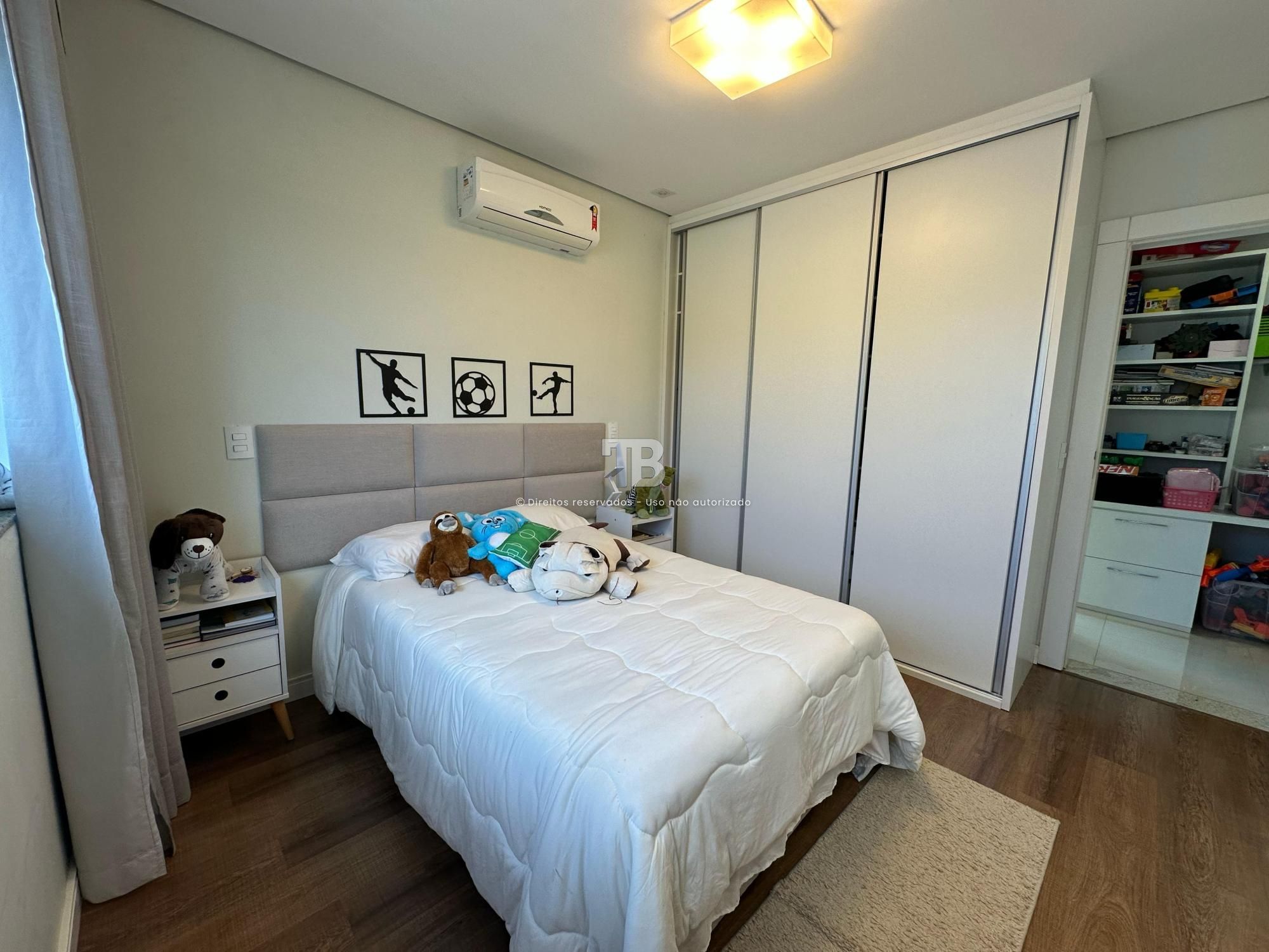 294 – Casa com 4 quartos, 2 suítes e piscina no Seminário, Chapecó à venda