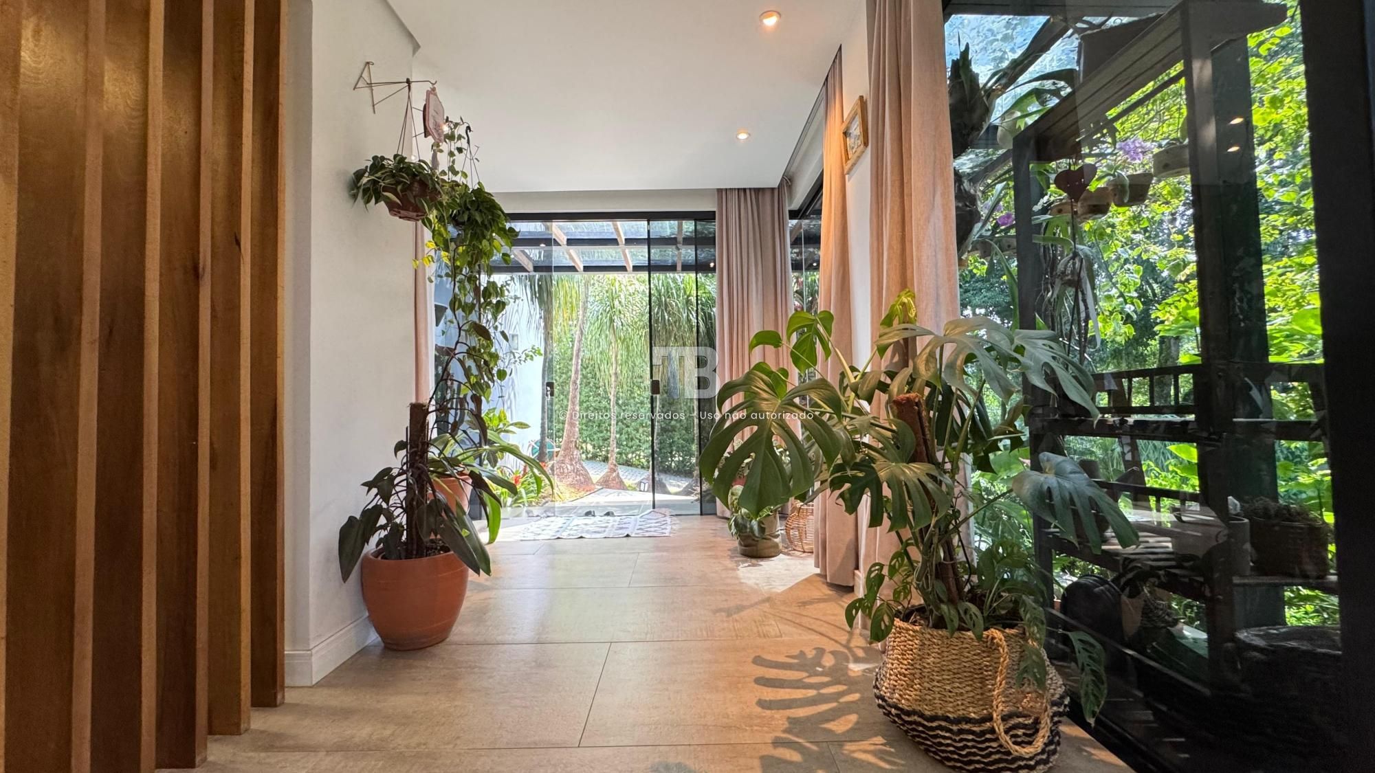 Casa em Condomínio Fechado