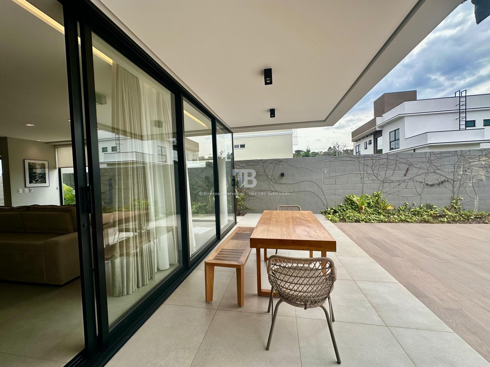 Casa Em Condomínio Fechado