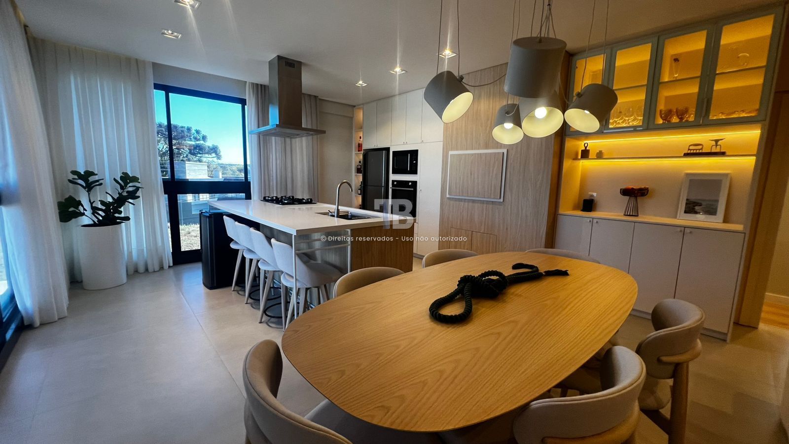 Apartamento Mobiliado com 117 m²