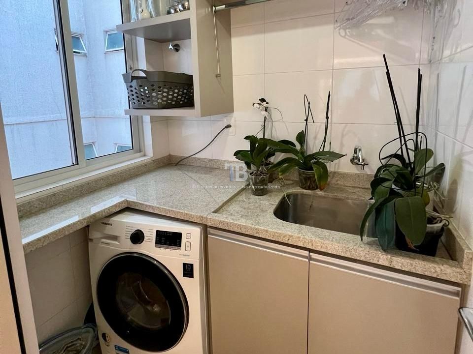 Apartamento Semimobiliado duas suítes