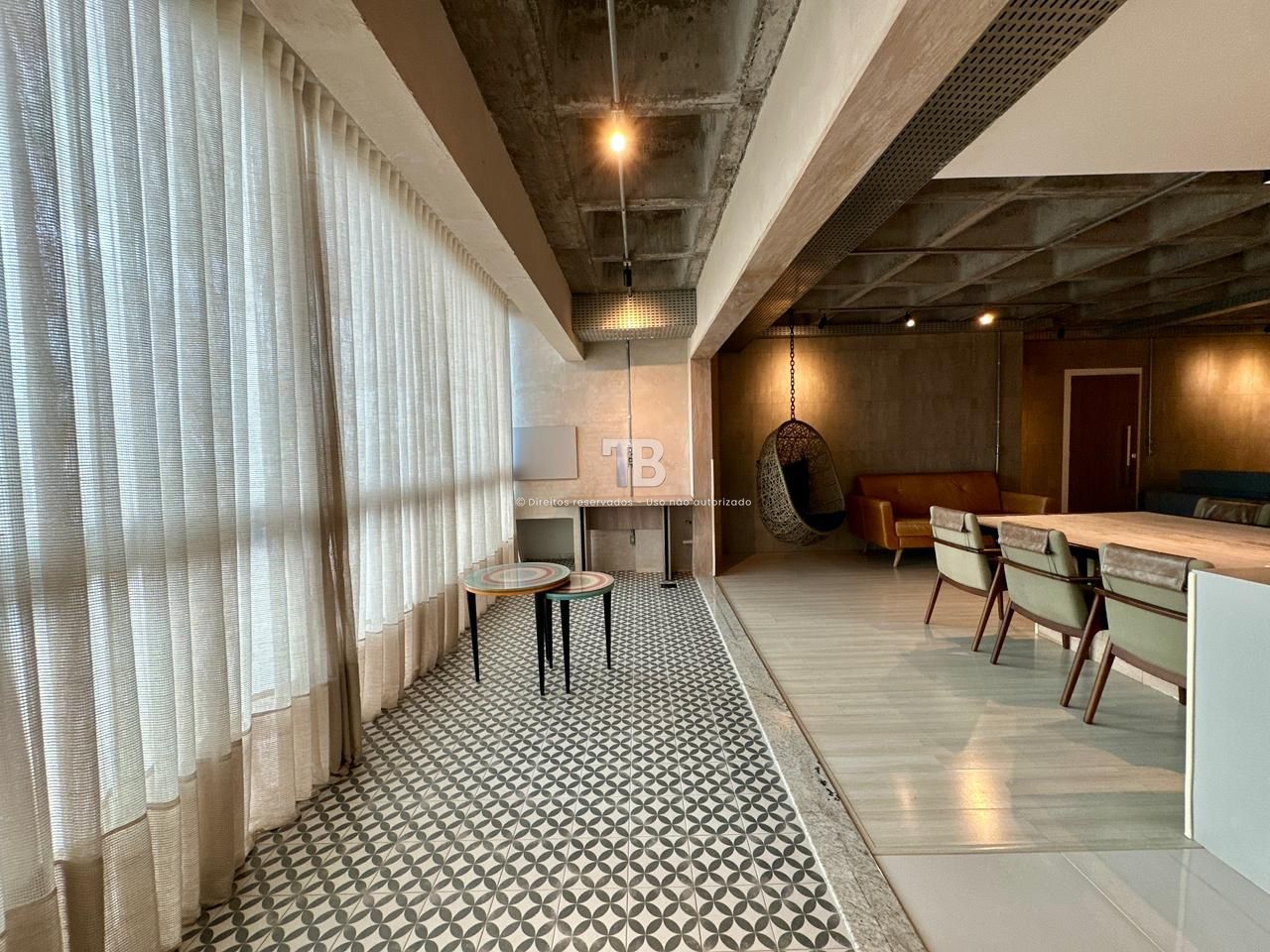 Apartamento Semimobiliado à Venda