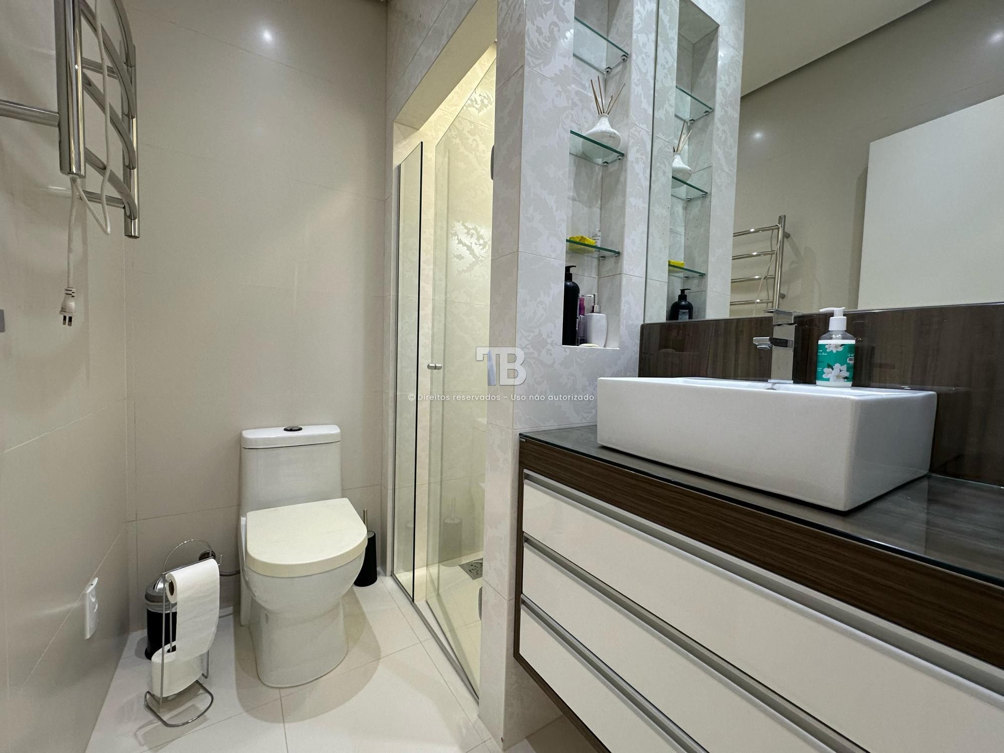 294 – Casa com 4 quartos, 2 suítes e piscina no Seminário, Chapecó à venda