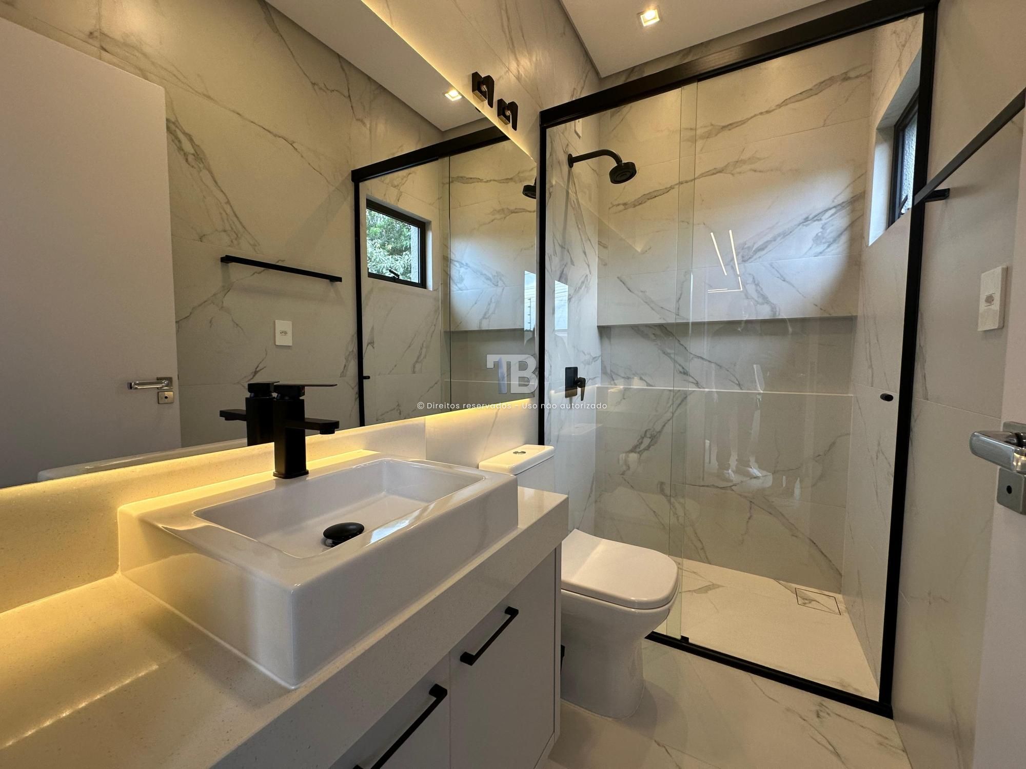 Casa Semimobiliada com Piscina