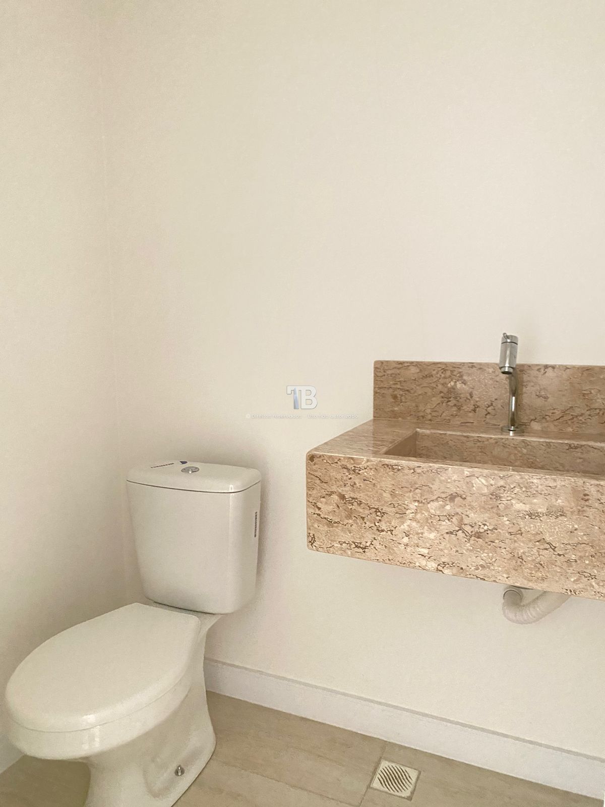 Próximo ao Colégio Marista