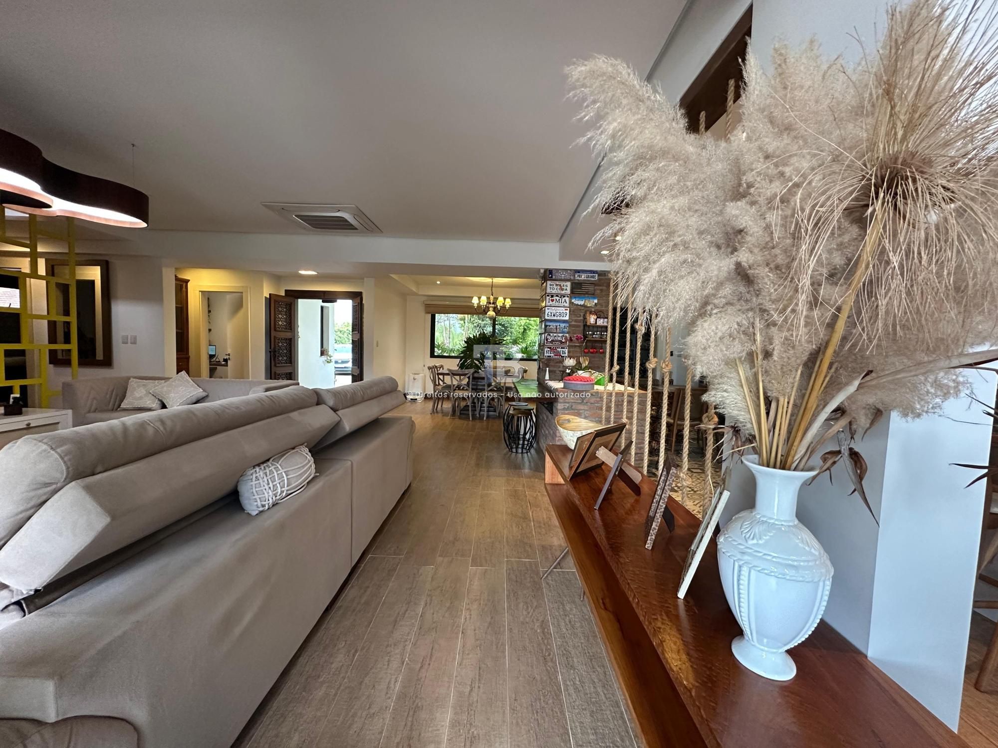 Casa em Condomínio Fechado