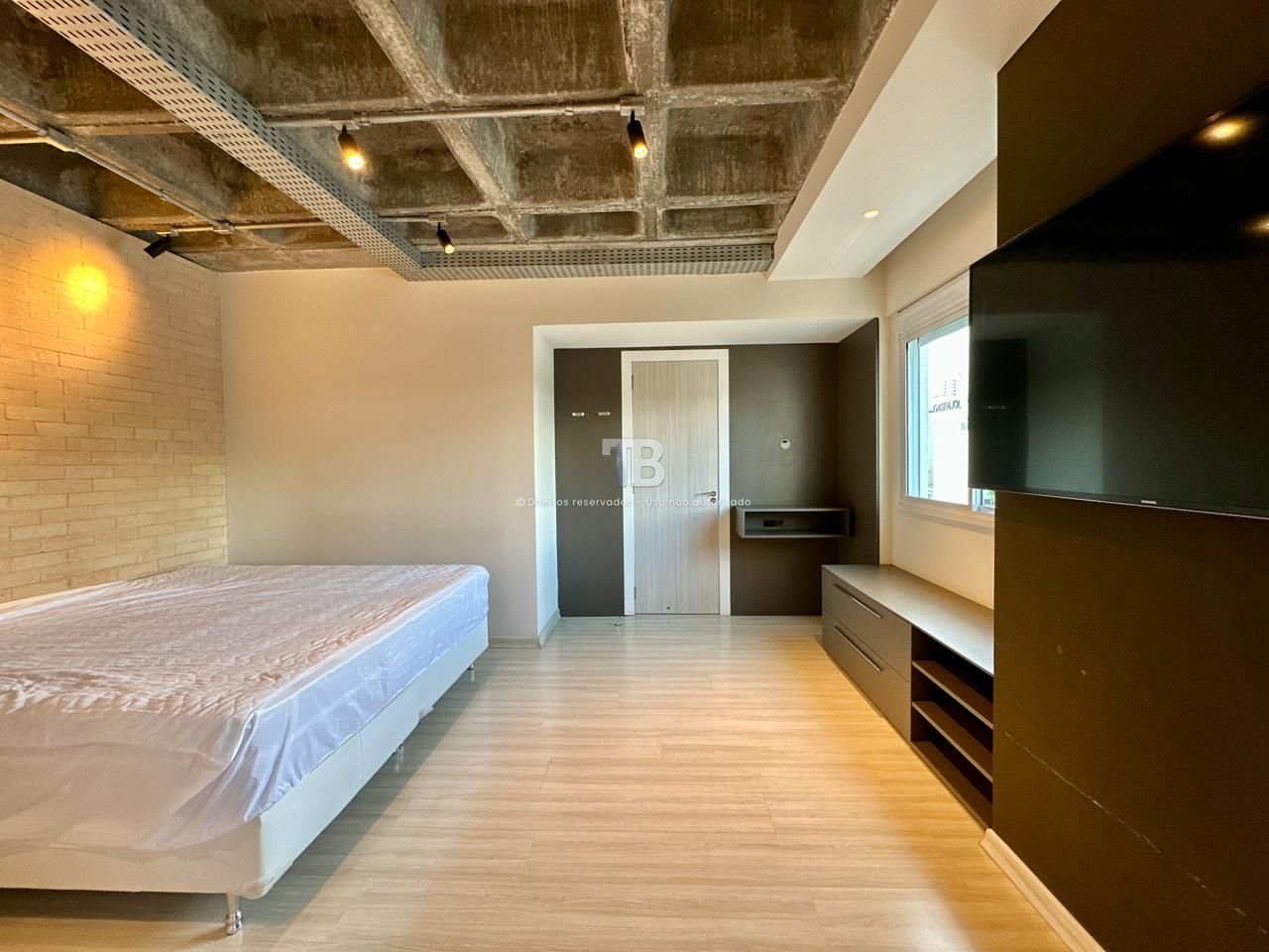 Apartamento Semimobiliado à Venda