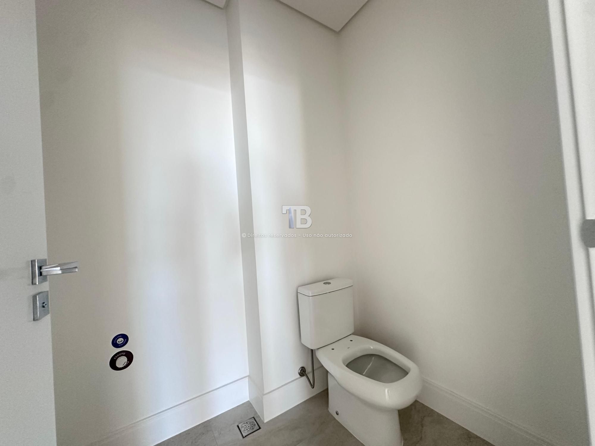 Apartamento Novo à Venda