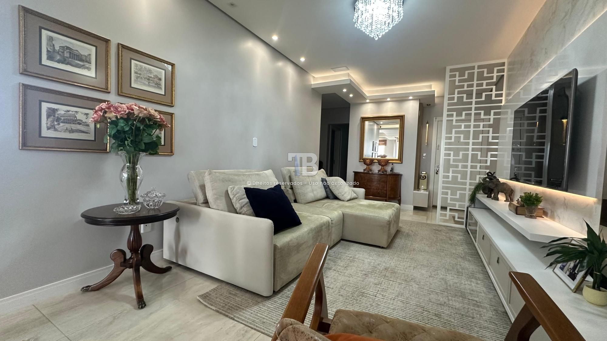 Apartamento Semimobiliado no Centro