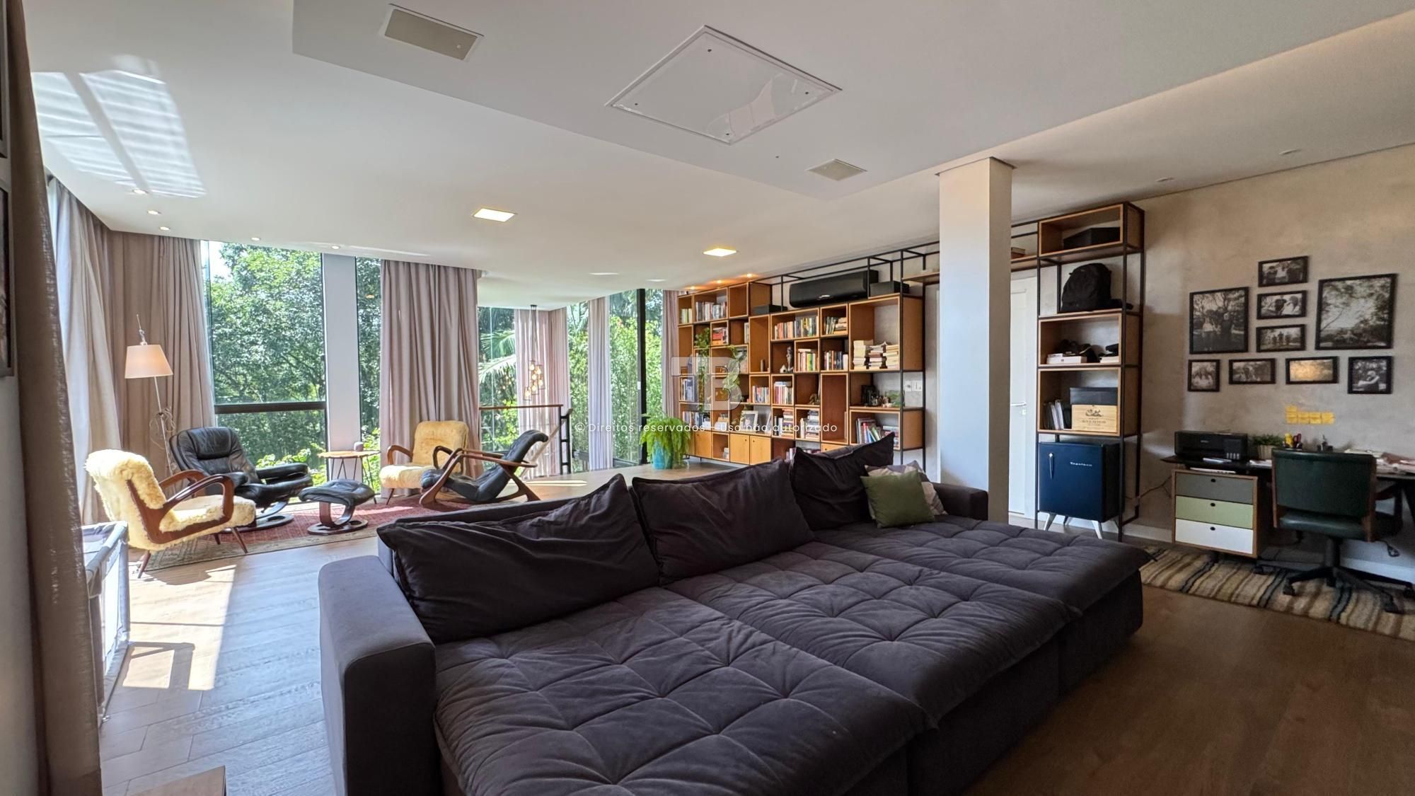 Casa em Condomínio Fechado