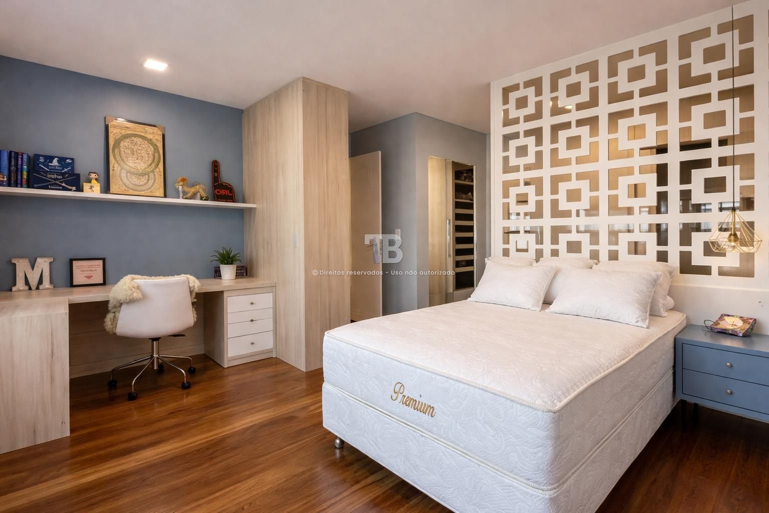 Casa de Alto Padrão Semimobiliada